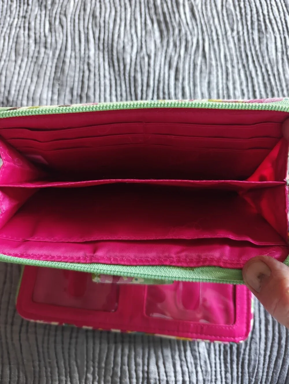 Vera Bradley Turnlock Wallet Tutti Frutti Green PINK Paisley EUC